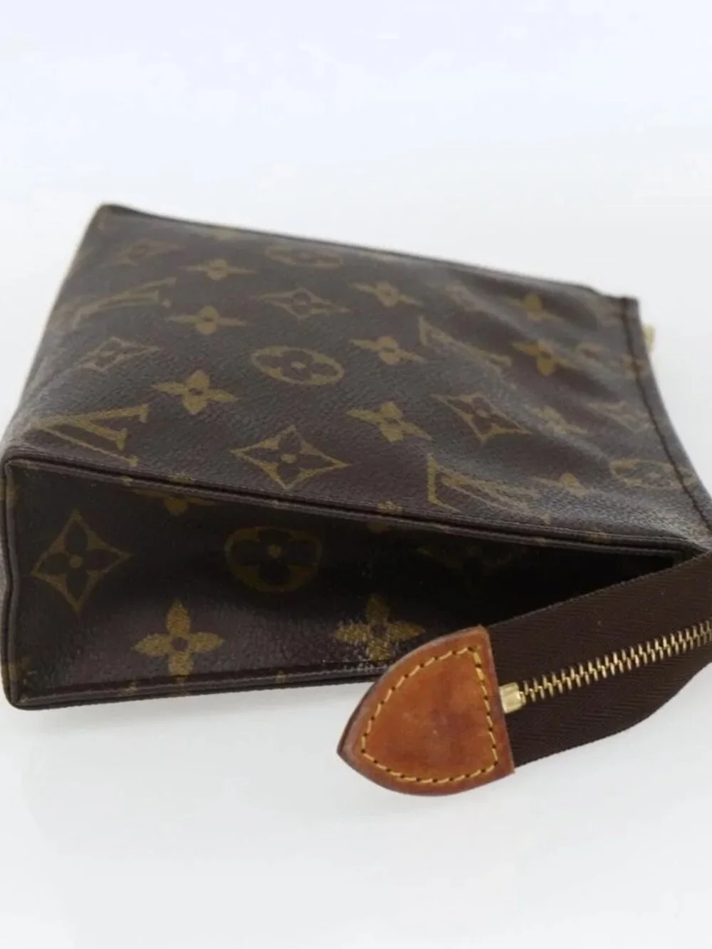 LOUIS VUITTON Monogram Poche Toilette 19 Pouch M47544 LV Auth 170581